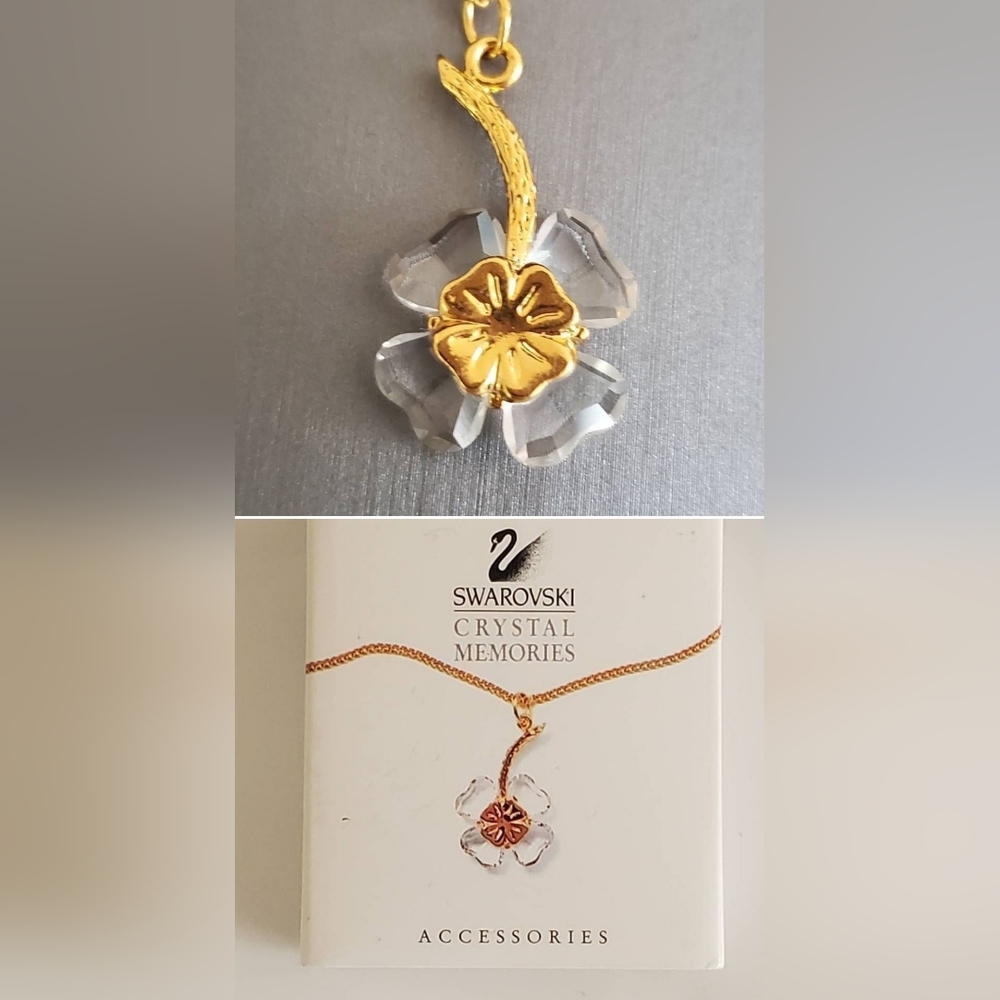 SWAROVSKI Swan Signed Crystal Clear Four Leaf Clover Pendant Gold Necklace MIB